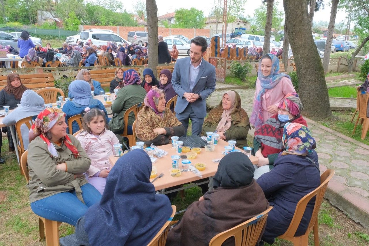 Mitinge Davet Ve Seçim Çalışması Bir Arada