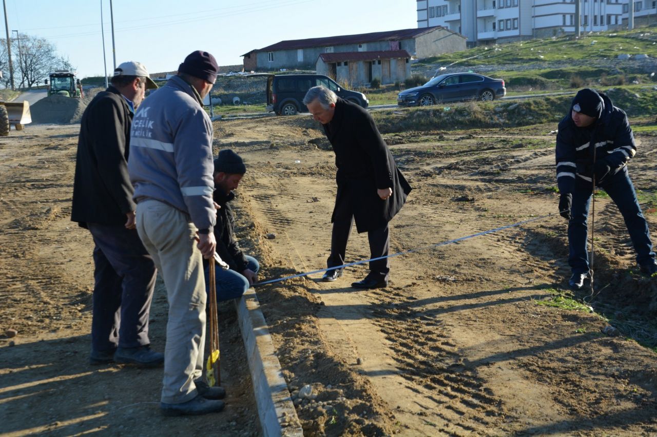 TOKİ Yolunda Çalışmalar Sürüyor