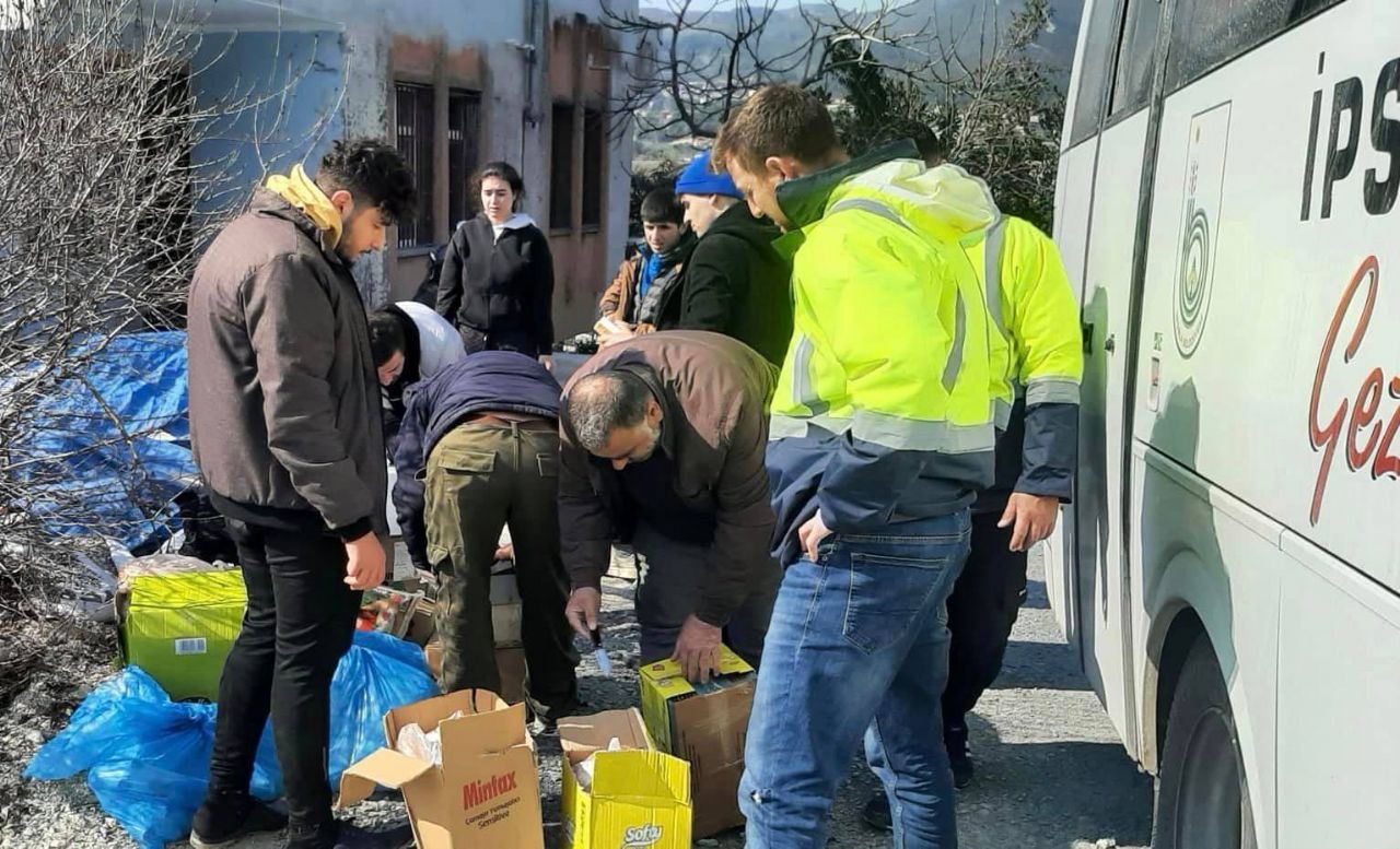 Belediye Ekipleri Deprem Bölgesinde