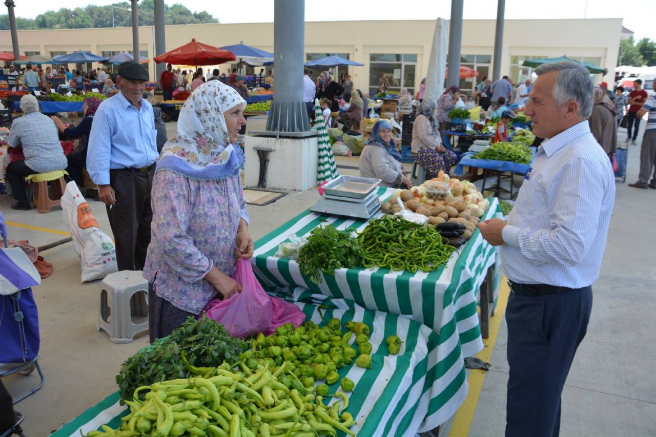 Pazar Yerinde İlk Siftah…