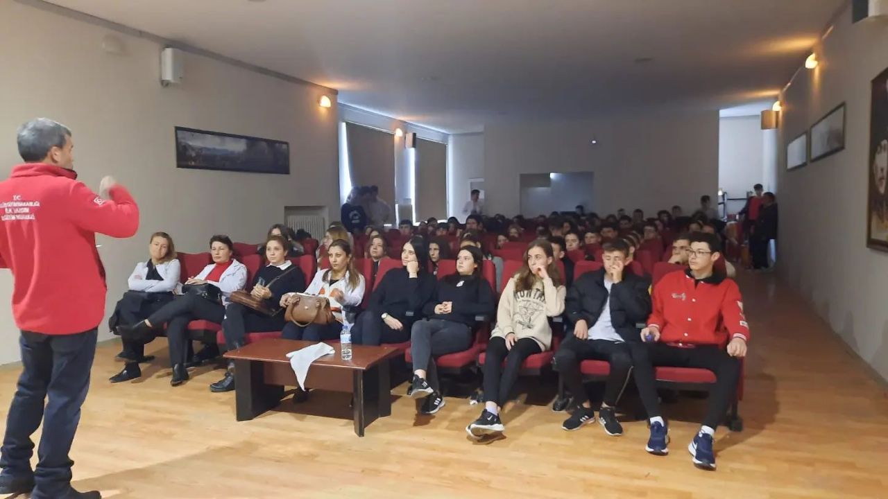 İpsala’da Okullarda İş Güvenliği Semineri Verildi.