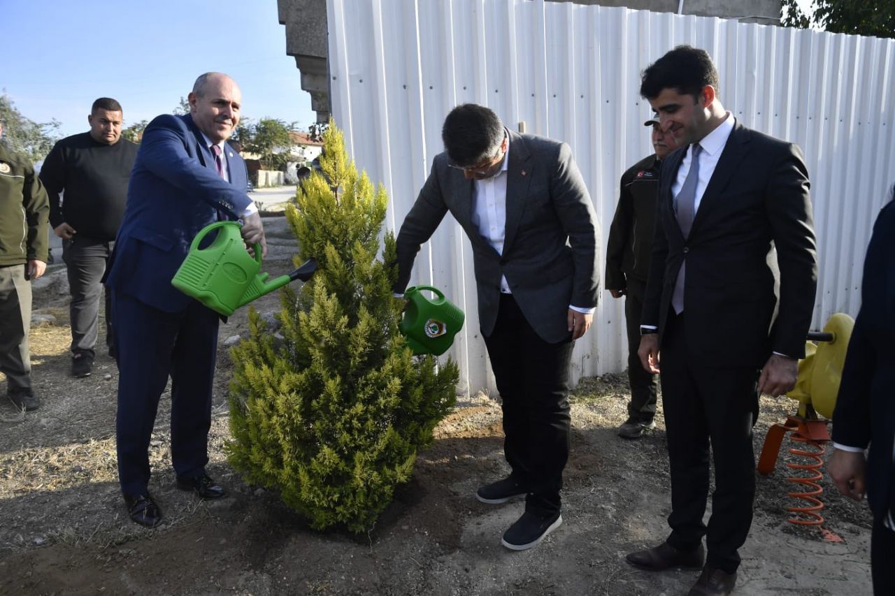 Vali Kırbıyık,”Ceviz Ekili Alanlar Her Yıl Büyüyor”