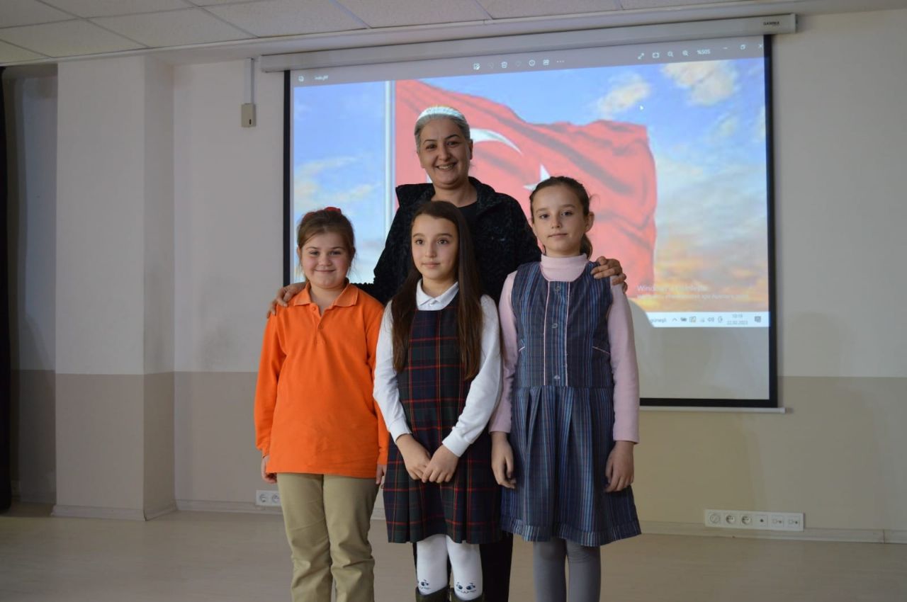 İpsala’da İstiklal Marşı’nı Ezbere Güzel Okuma Yarışması Yapıldı