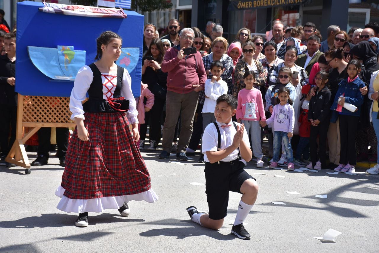 23 Nisan Coşku İçinde Kutlandı