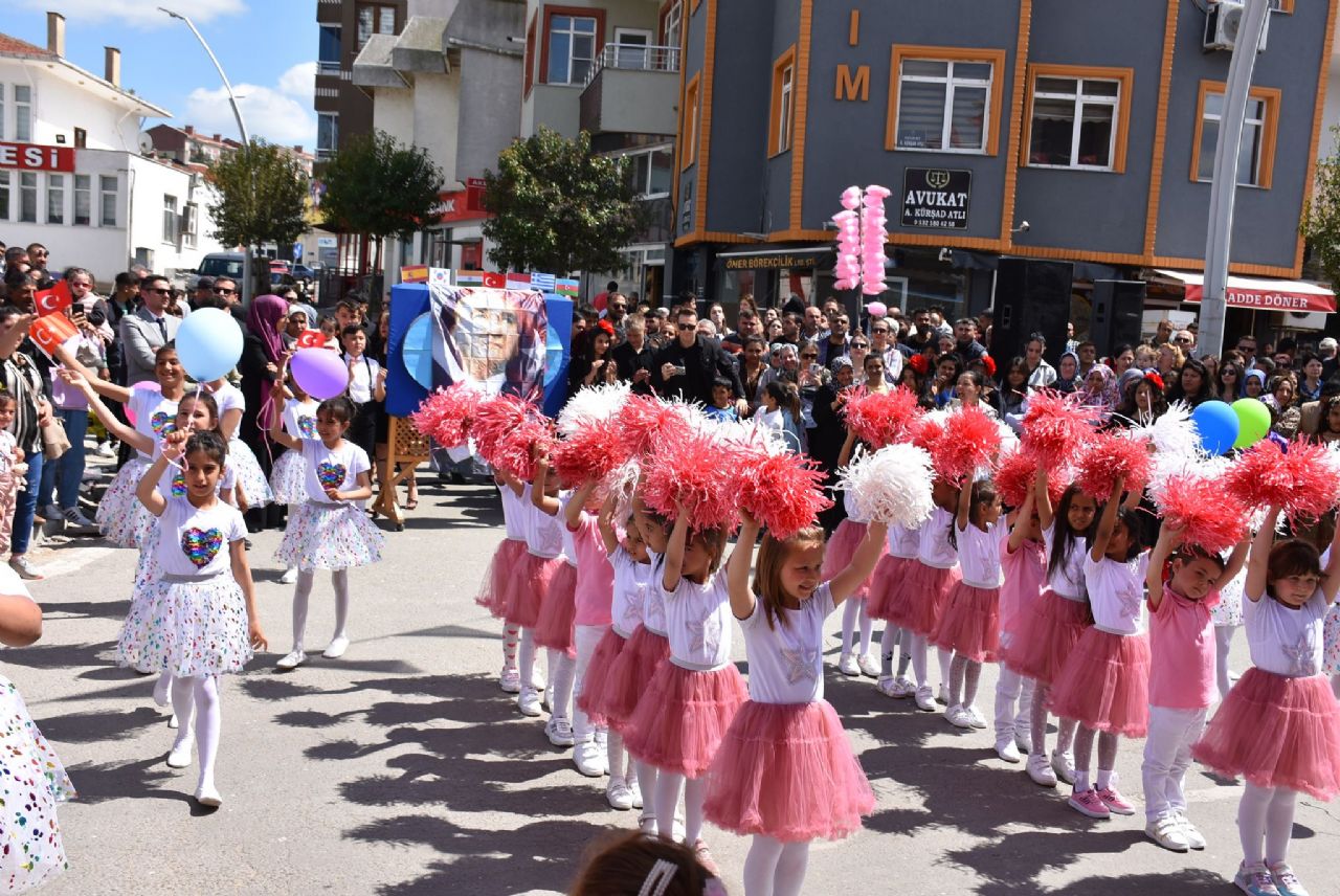 23 Nisan Coşku İçinde Kutlandı