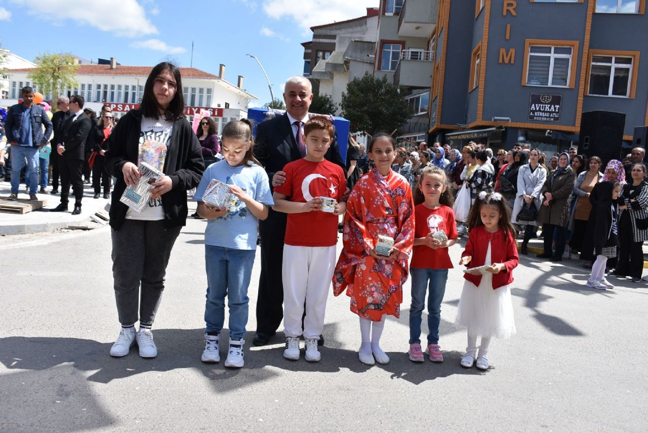 23 Nisan Coşku İçinde Kutlandı