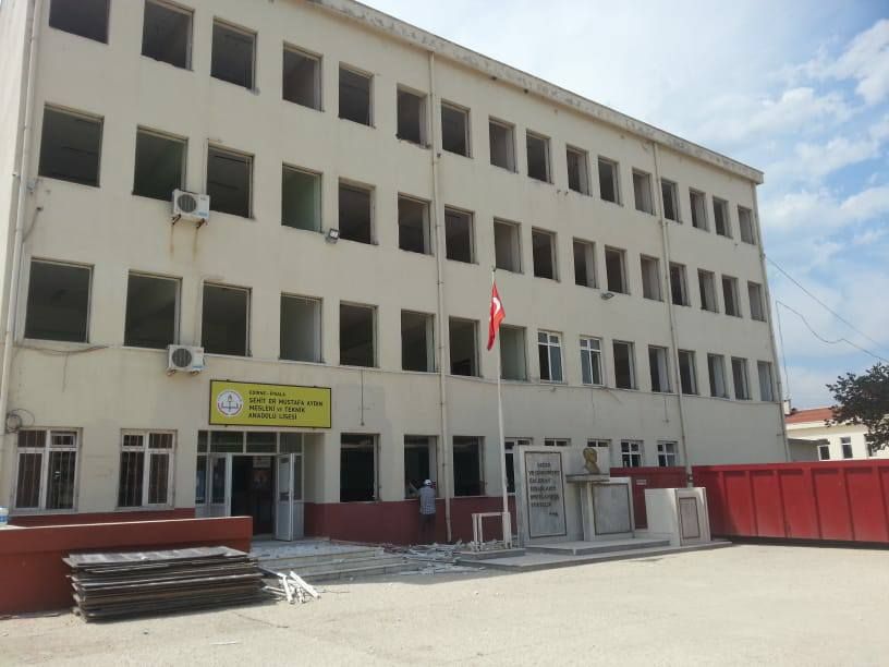 Mesleki ve Teknik Anadolu Lisesi Bakım ve Onarımdan Geçiyor.