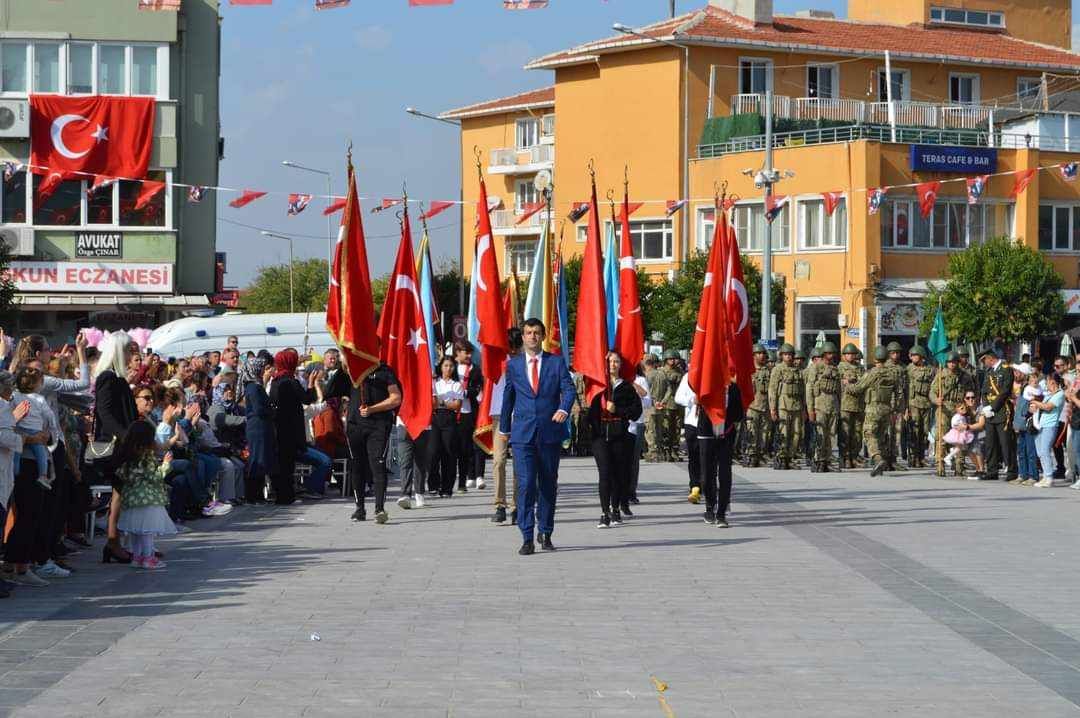 100.Y?l Co?ku ?çinde Kutland?.  Ba?ka Cumhuriyet Yok!