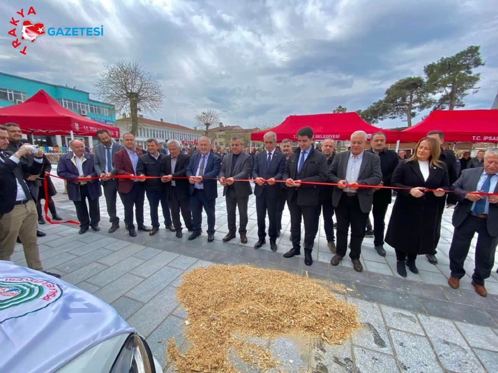 Belediyenin Yeni Araçları Törenle Hizmete Girdi