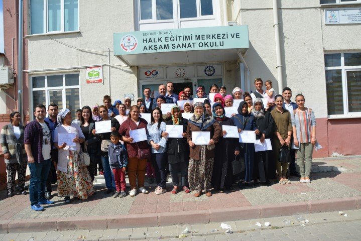 Okudular, Yazdılar, Belgelerini Aldılar.