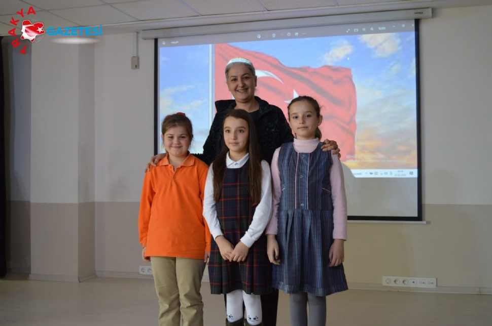 İpsala’da İstiklal Marşı’nı Ezbere Güzel Okuma Yarışması Yapıldı