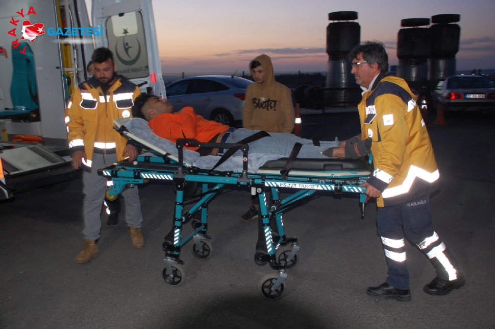 Yaralanan göçmenler Keşan Devlet Hastanesi'ne getiriliyor