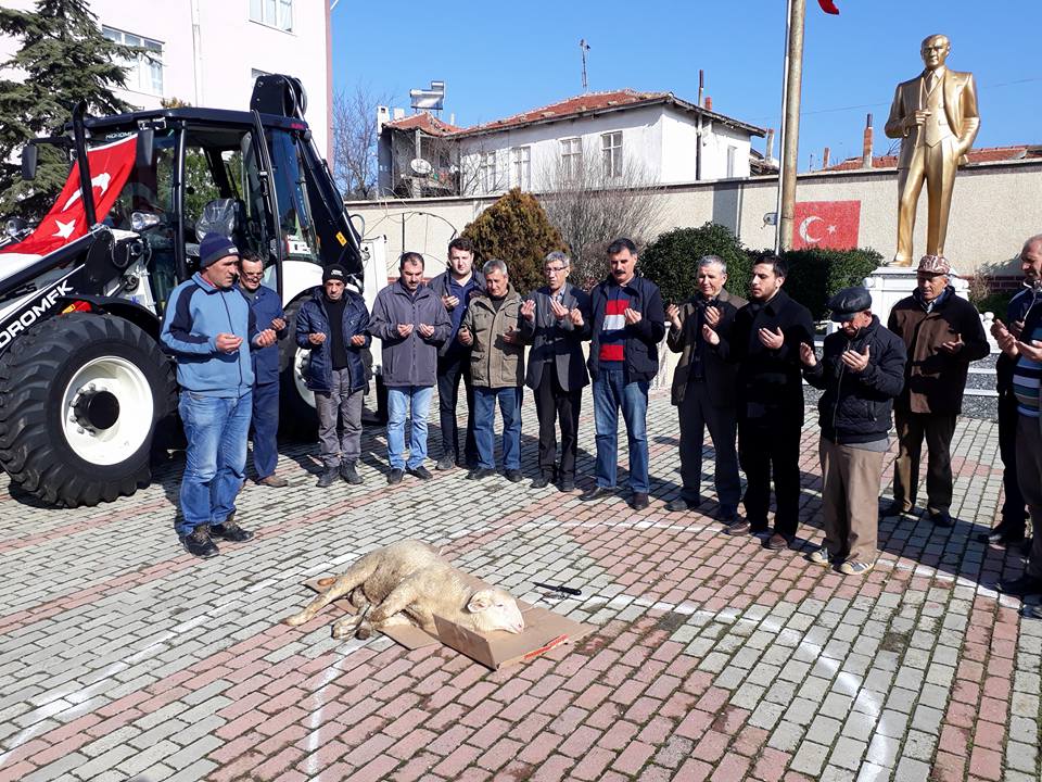 İbriktepe Muhtarlığına Alınan Kepçe Hizmete Girdi.