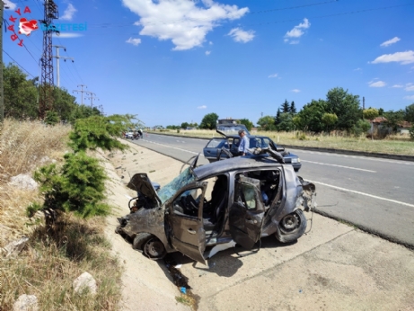 Hurdaya Dönen Otomobilde 6 Kişi Yaralandı