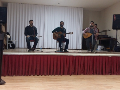  Grup Kıyam Konser Verdi