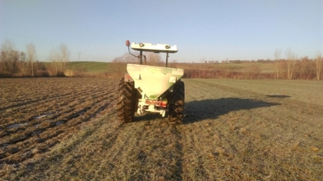 Trakya'da Buğday Tarlaları Gübreleniyor