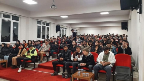 Ak Partili Gençlerden “İlk Oyum Erdoğan’a” 